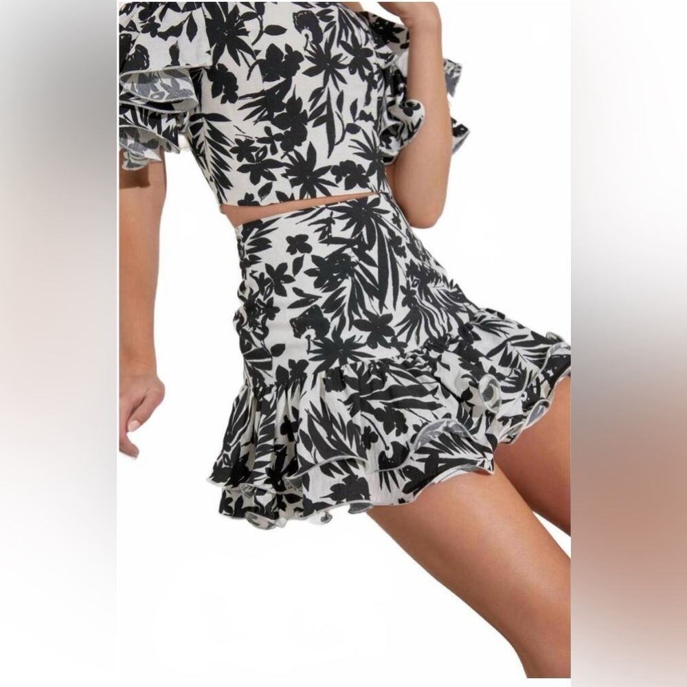 DO+BE dana ruffle skirt in black and white floral
